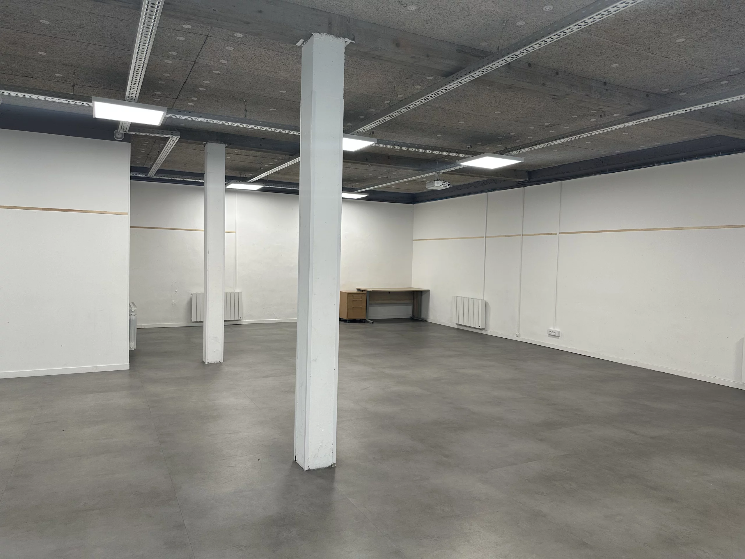 Salle de réunion équipée à louer au STAJ Aulnoy-lez-Valenciennes